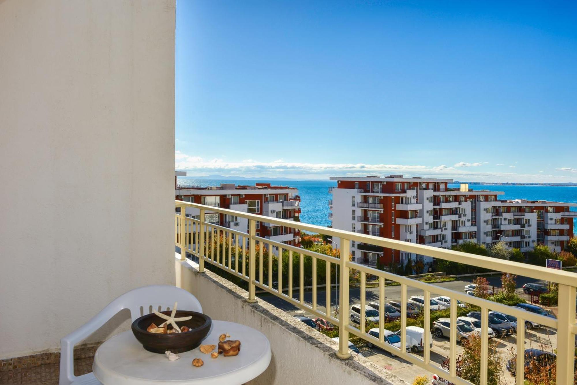 Crown And Imperial Apartments Sveti Vlas Exterior foto