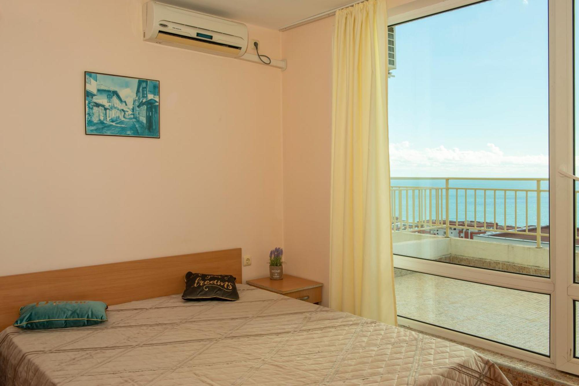 Crown And Imperial Apartments Sveti Vlas Exterior foto
