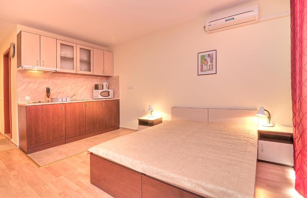 Crown And Imperial Apartments Sveti Vlas Quarto foto