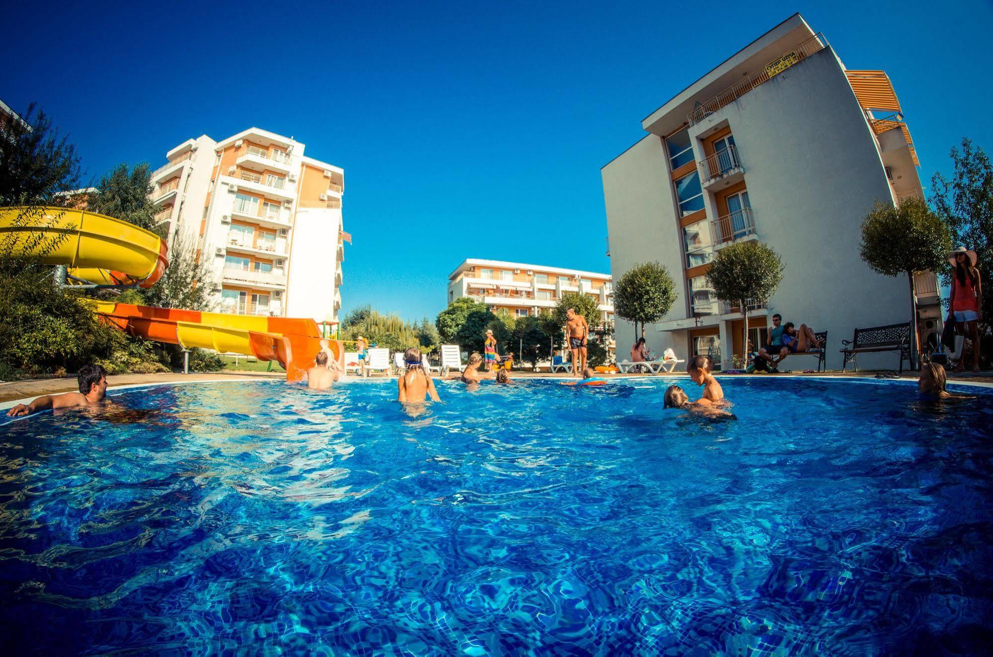 Crown And Imperial Apartments Sveti Vlas Exterior foto